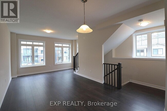 Building Photo - 100 Hollywood Ct