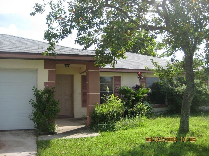 Foto principal - Available August