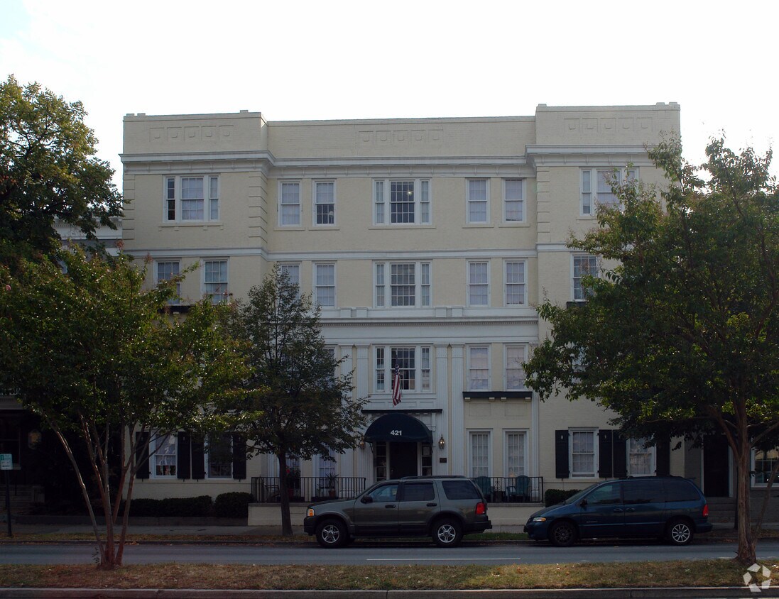 Foto principal - 421 N Arthur Ashe Boulevard