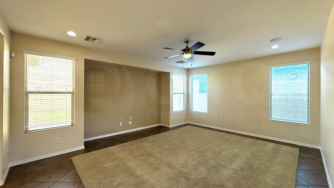 Building Photo - 1542 W Homestead Dr