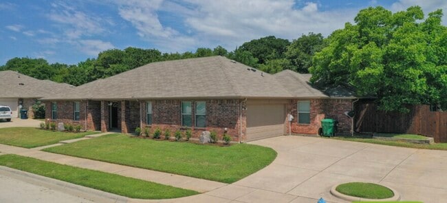 Foto del edificio - 319 Stockade Ln