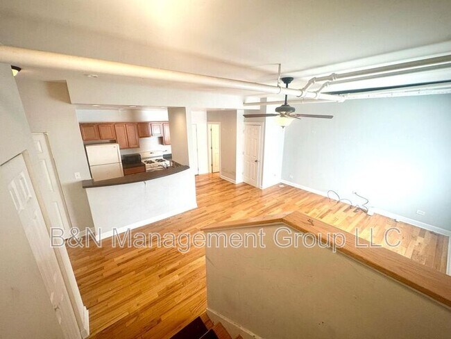 Foto del edificio - 910 W Oakdale Ave