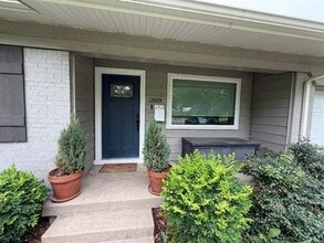Building Photo - 13929 Montvale Dr