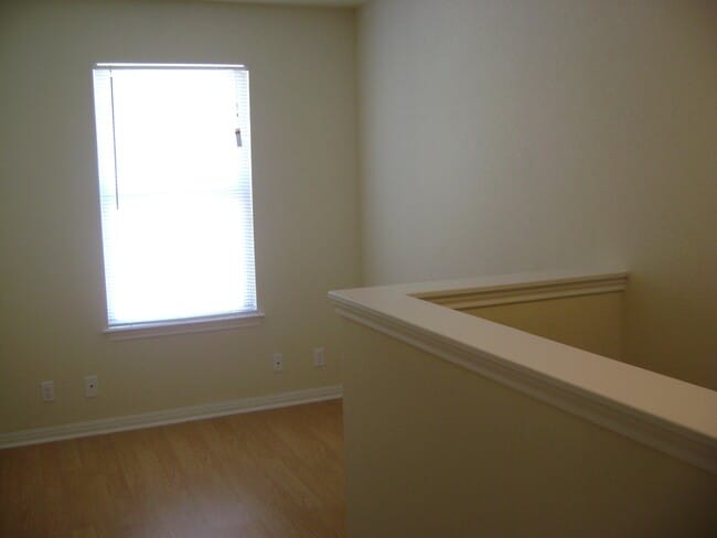 Building Photo - 2507 Oak Ln