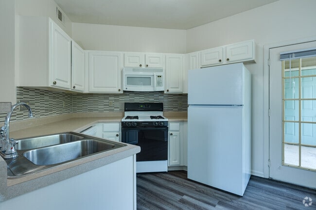 3BR, 2BA - 1,235 SF - Hills of Aberdeen Apartment Homes