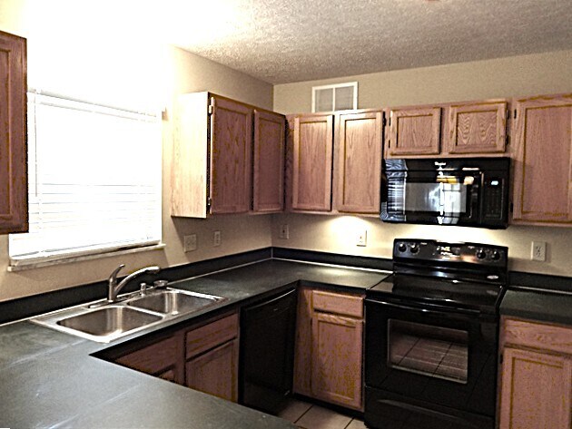 Foto del edificio - 3300 Darby Glen Blvd