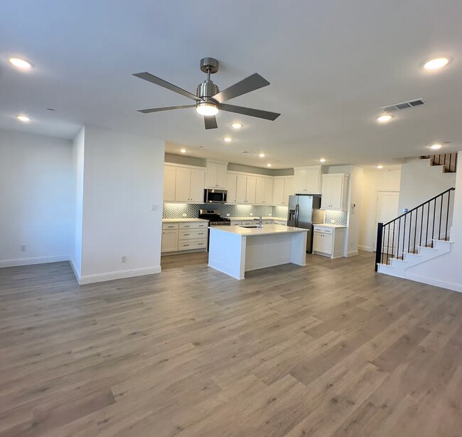 Foto del edificio - 9575 Speaker Dr