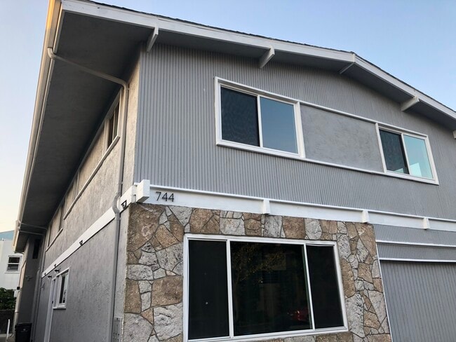 Building Photo - 744 53rd Street