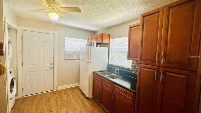 Foto del edificio - 850 E 19th St