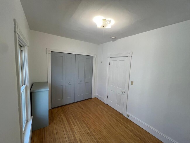 Building Photo - 657 Plum St