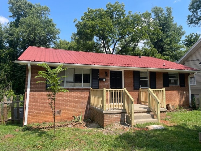 Building Photo - 1977 Bloomfield Dr