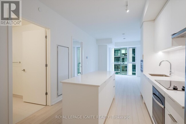 Building Photo - 3071 Trafalgar Rd