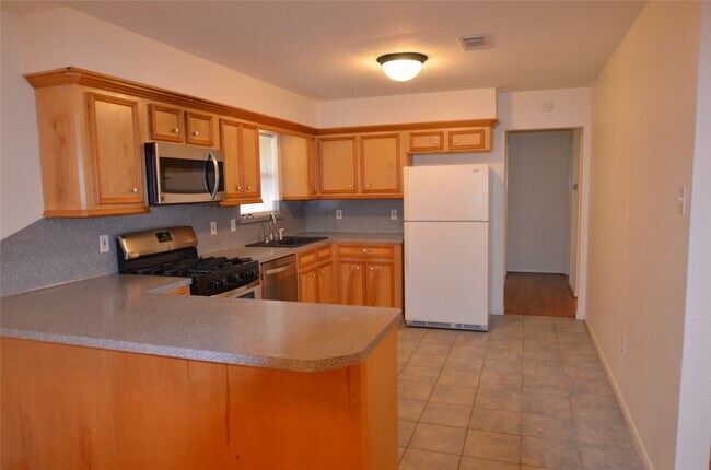 Foto del edificio - 9902 Trailway Dr