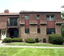 Building Photo - 606 Nottingham Way