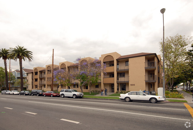 Building Photo - Beachwood Apartments