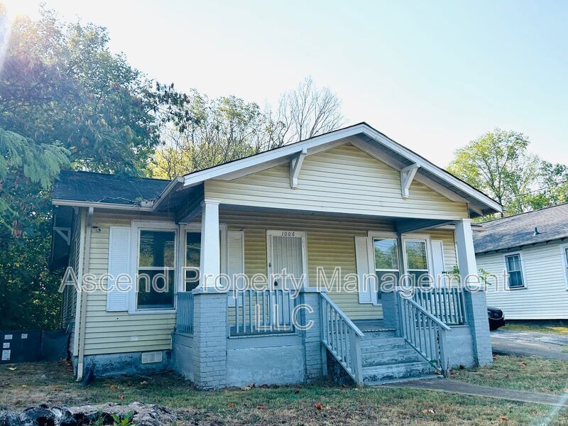 Primary Photo - 1006 Rockway Dr