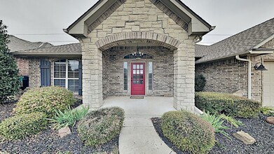 Building Photo - 4609 NW 164th Terrace