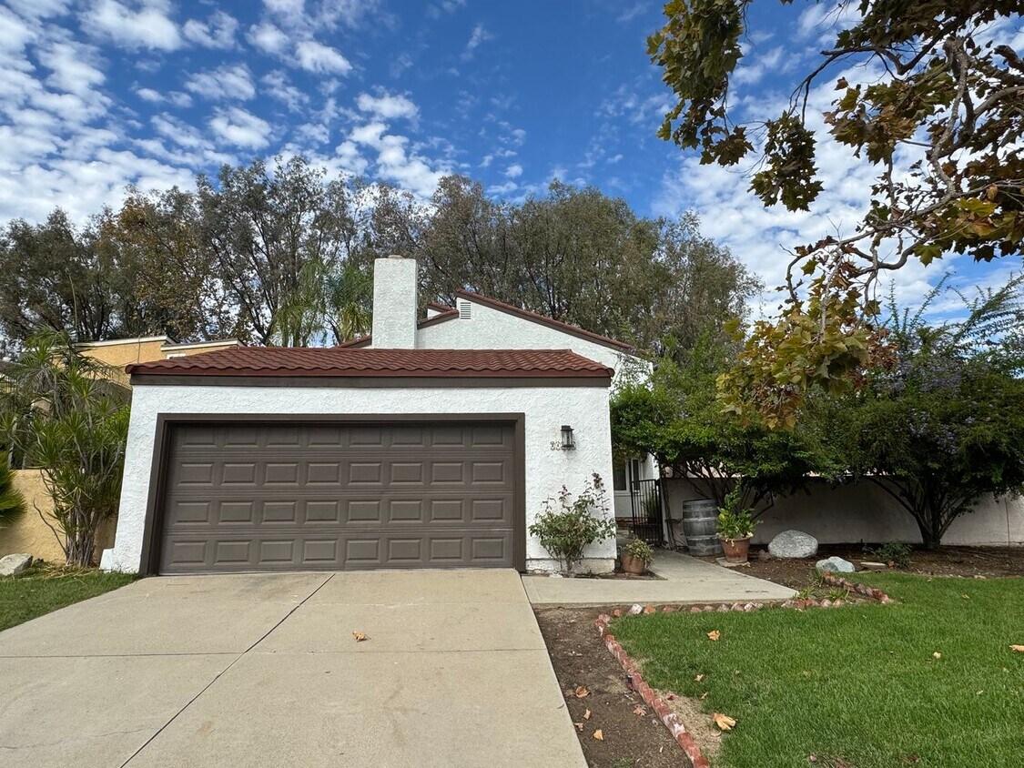 Primary Photo - Beautiful 4Bd/2.5Ba Spacious Home in Missi...
