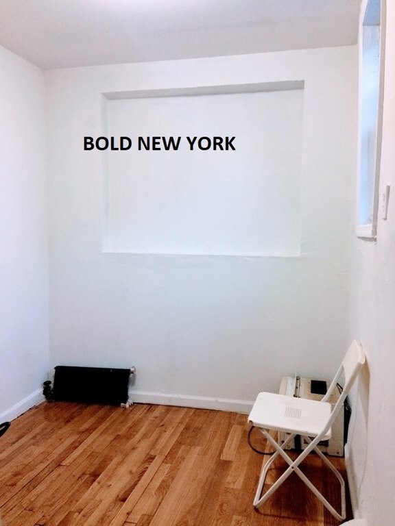Building Photo - 402 Grand St