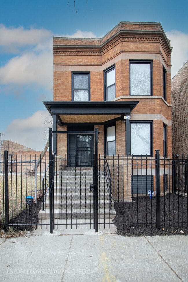 Building Photo - 6338 S Maryland Ave
