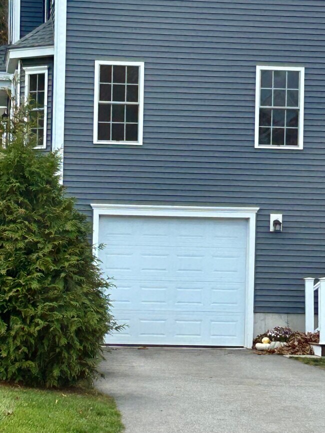 Garaje Robin Hill 121 B - 121B Robin Hill Dr