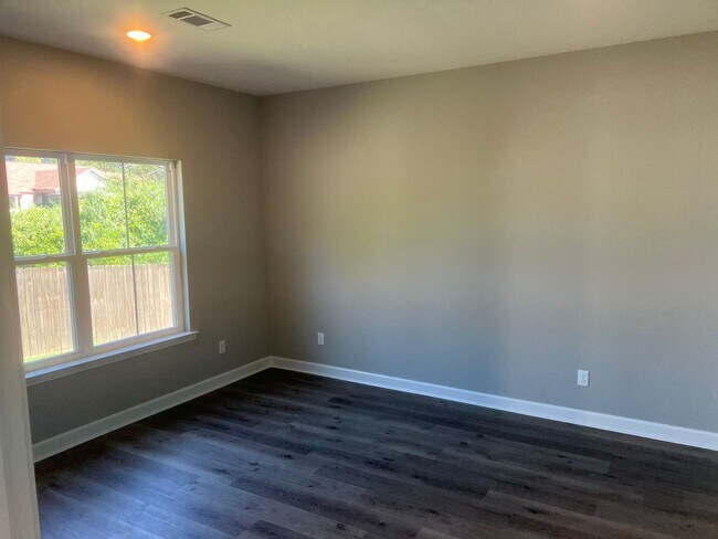 Foto del edificio - 3 Bed 3 Bath Home