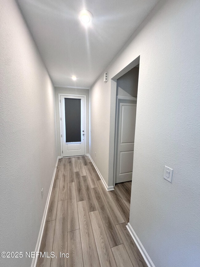 Building Photo - 68 Spruce Hl Pt