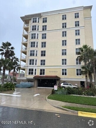Building Photo - 1126 First St