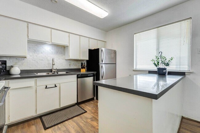 Foto del edificio - 4040 San Felipe St