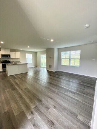 Building Photo - 154 Robinia Rd