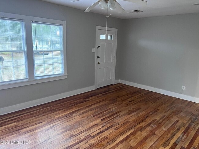 Photo - 2700 Pine Ave House