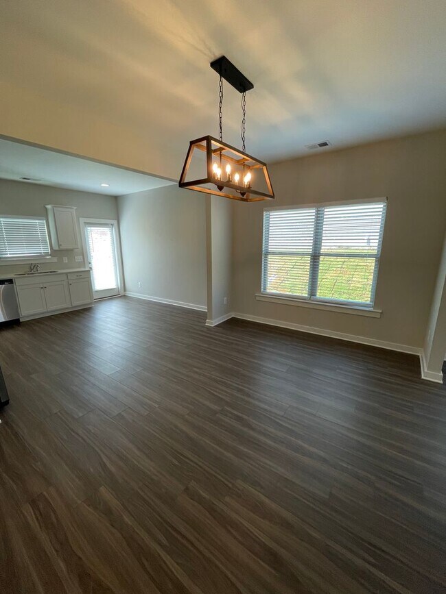 Foto del edificio - New Construction Home for Rent in Brookwoo...