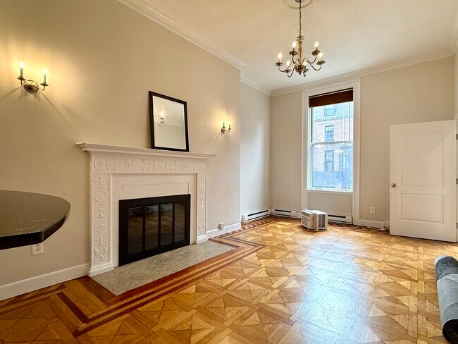Building Photo - 184 Beacon St