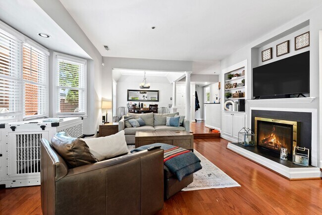 Foto del edificio - Discover the Best of Downtown Living in Ra...