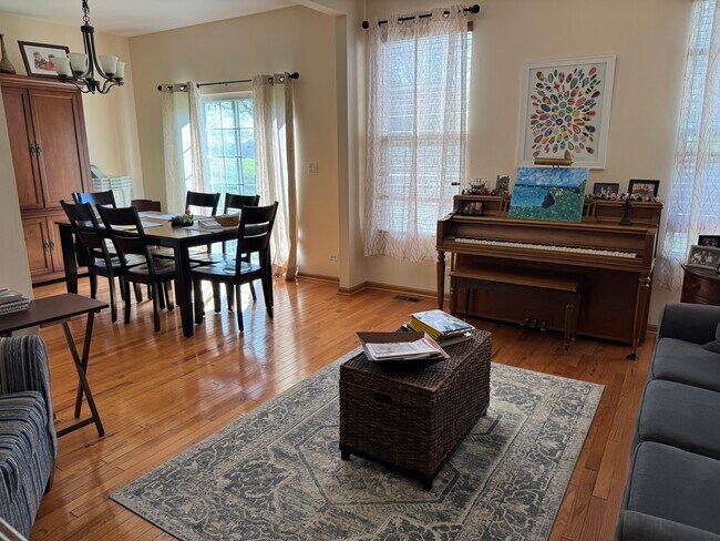 Foto del edificio - 605 Lakeridge Ct