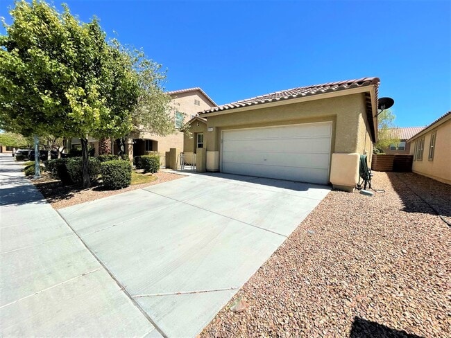 Building Photo - Enjoy mini park in your backyard! Single-story home in Aliante community