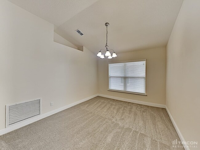 Building Photo - 2209 Bexley Dr