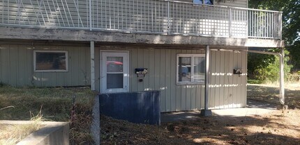 Building Photo - 1305 2nd St