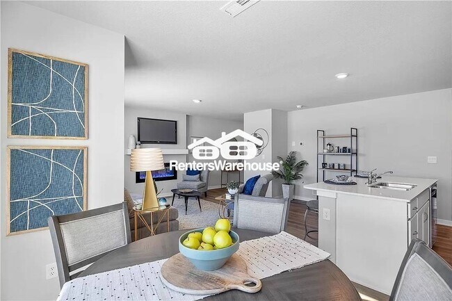 Building Photo - 2205 Bugge Dr