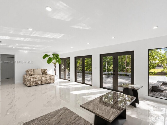 Foto del edificio - 2340 NE 194th St