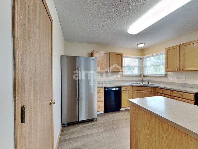 Building Photo - 100 Winesap St