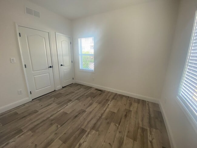 Foto del edificio - Downtown Ventura- One Bedroom Cottage