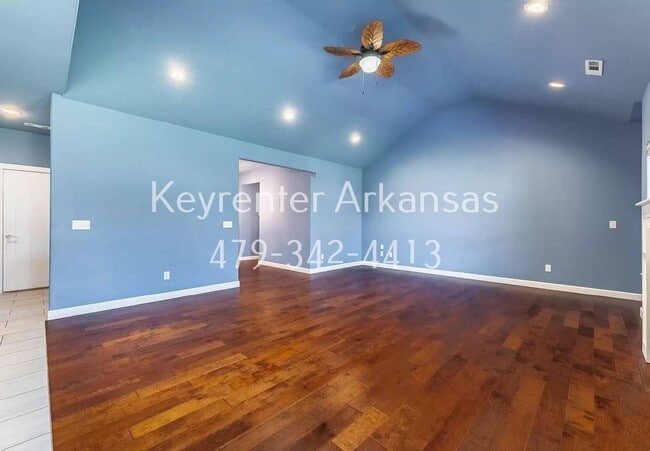 Building Photo - Bentonville living | 4bed 2bath