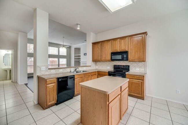 Building Photo - 7900 Arbor Glen Trail