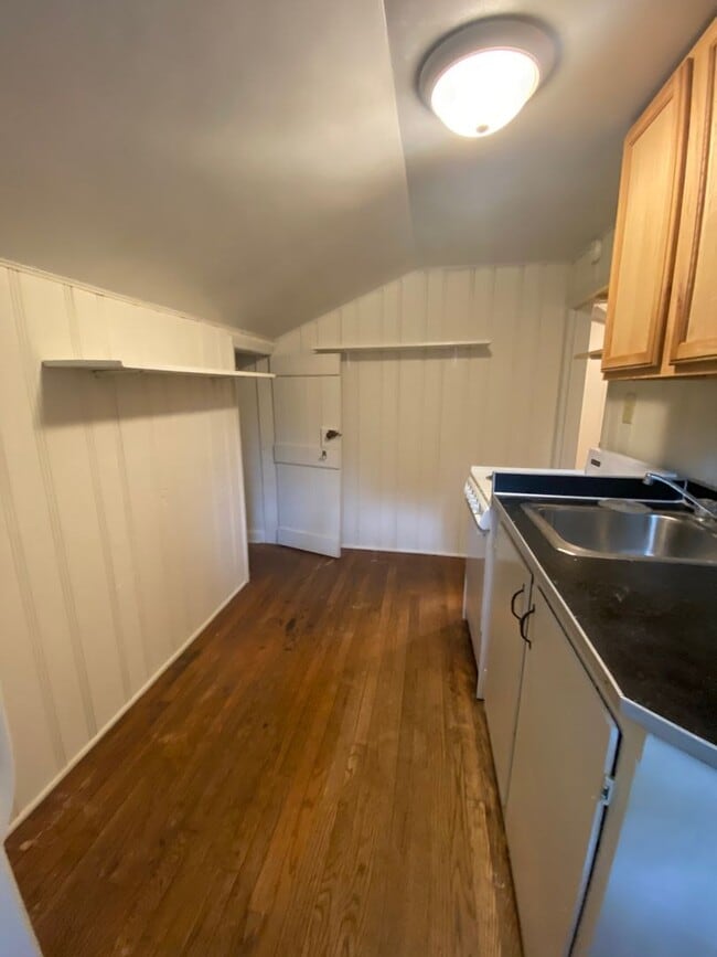 Building Photo - 1106 Filmore St