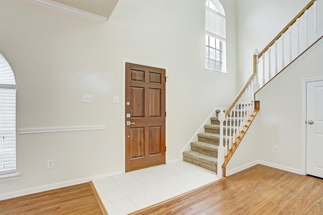 Building Photo - 1351 El Camino Village Dr