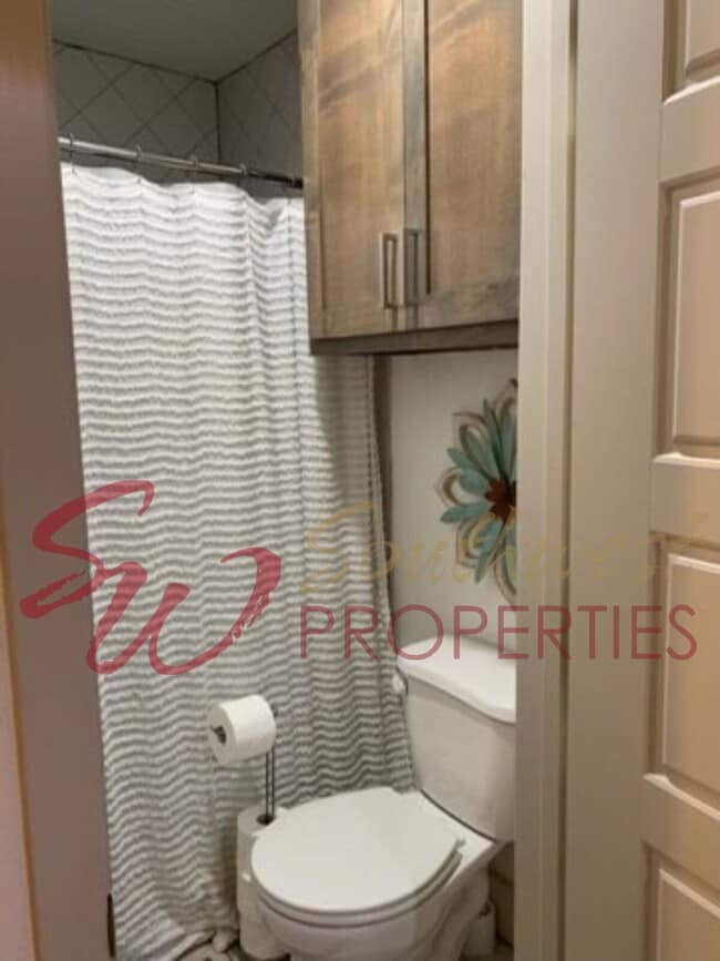 Building Photo - Absolutely gorgeous 1 bedroom 1 bath bouti...