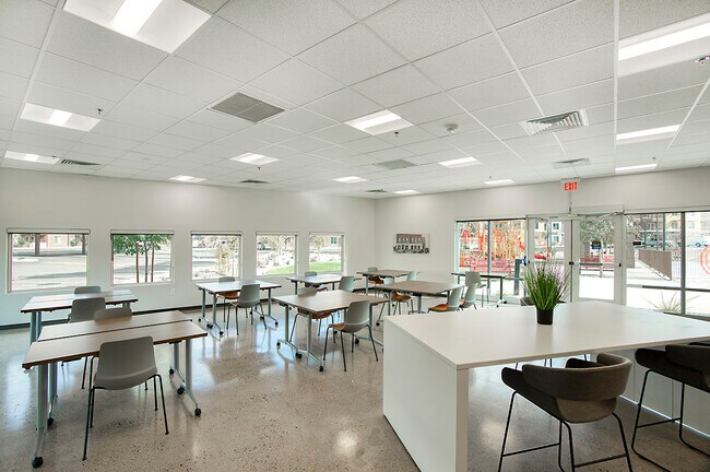 Foto del edificio - Centerline on Glendale Phase II