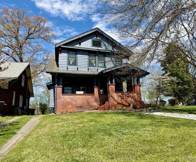 Foto del edificio - 319 E Scott Ave