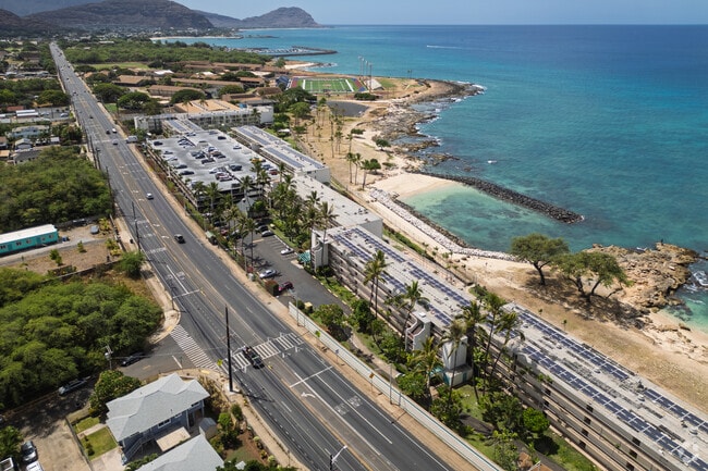 Building Photo - Makaha Surfside